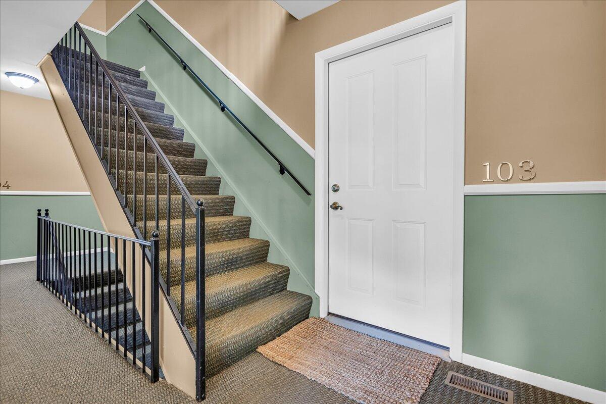 655 Randolph Street, 103