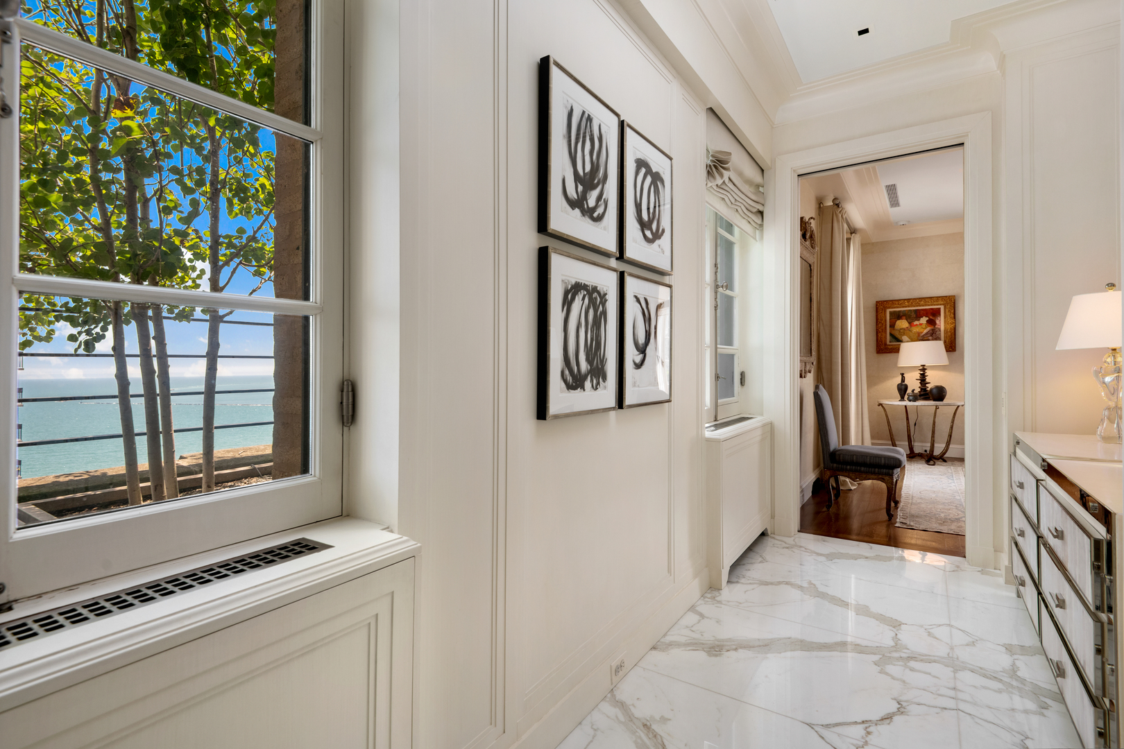 1301 N Astor Street Unit: PH