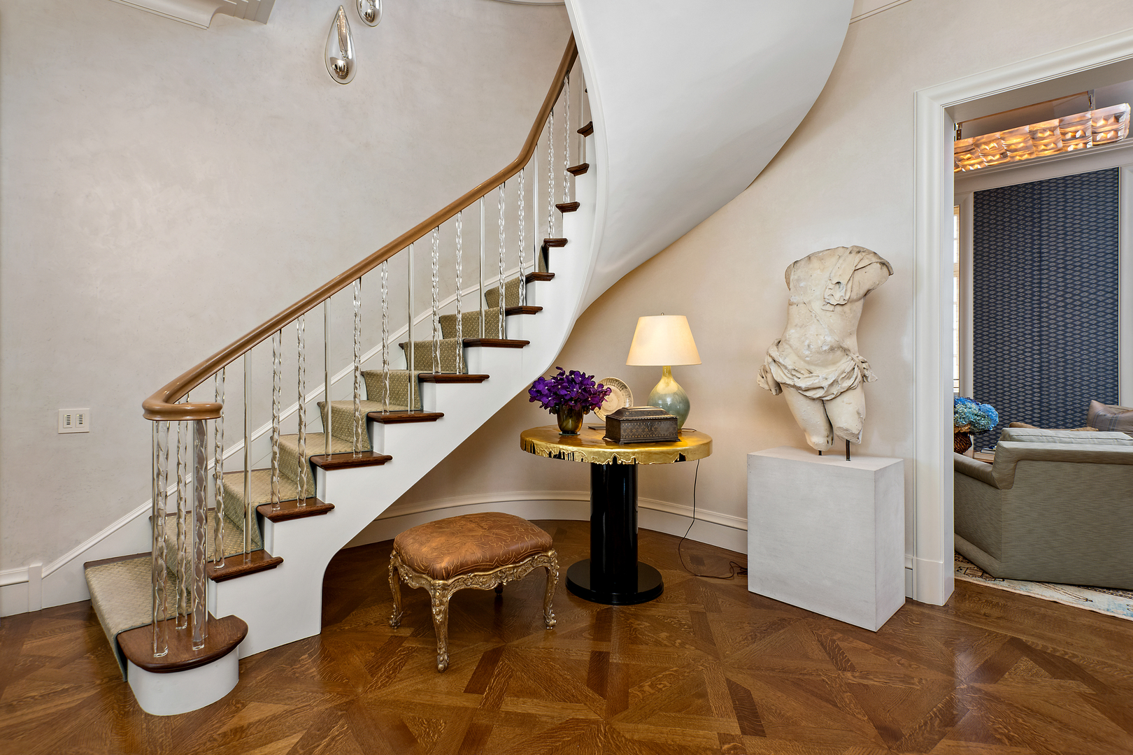 1301 N Astor Street Unit: PH