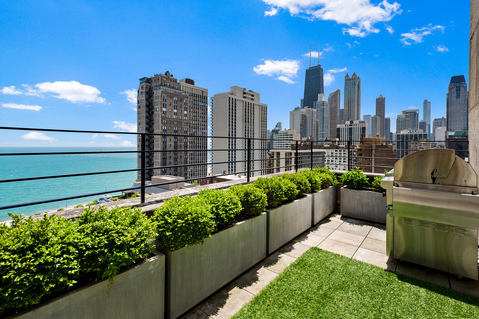 1301 N Astor Street Unit: PH