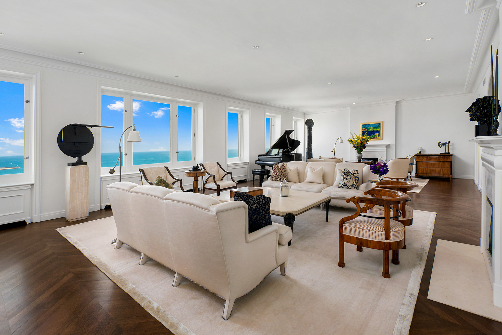 209 E LAKE SHORE Drive Unit: 14