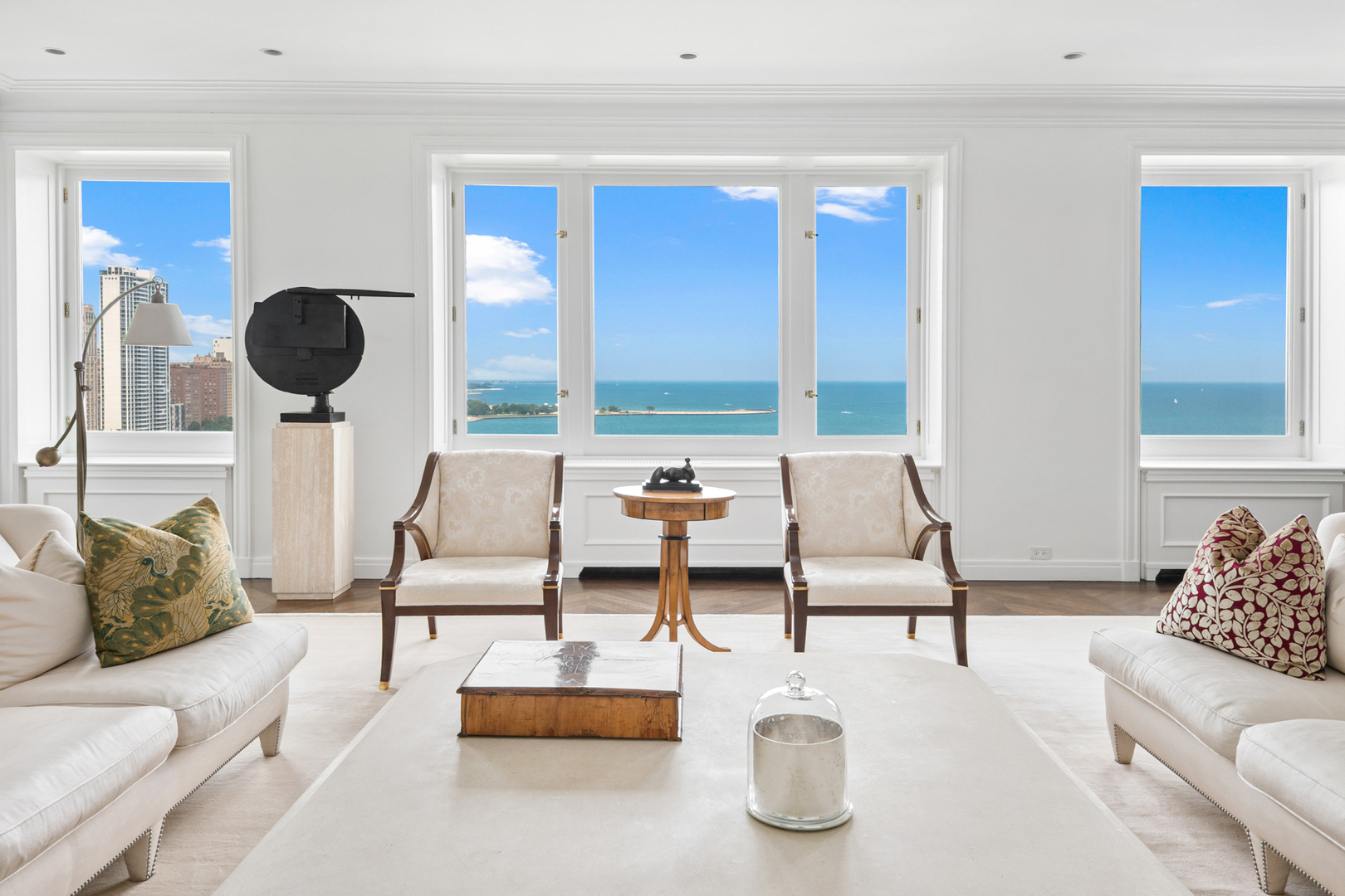 209 E LAKE SHORE Drive Unit: 14