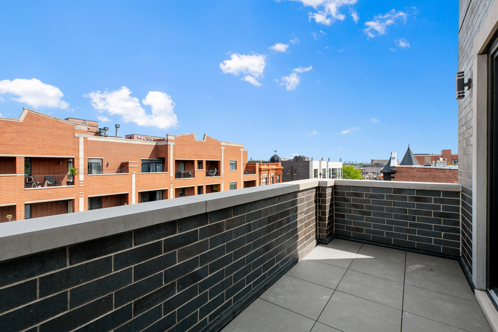 2913 W Belmont Avenue Unit: 3W