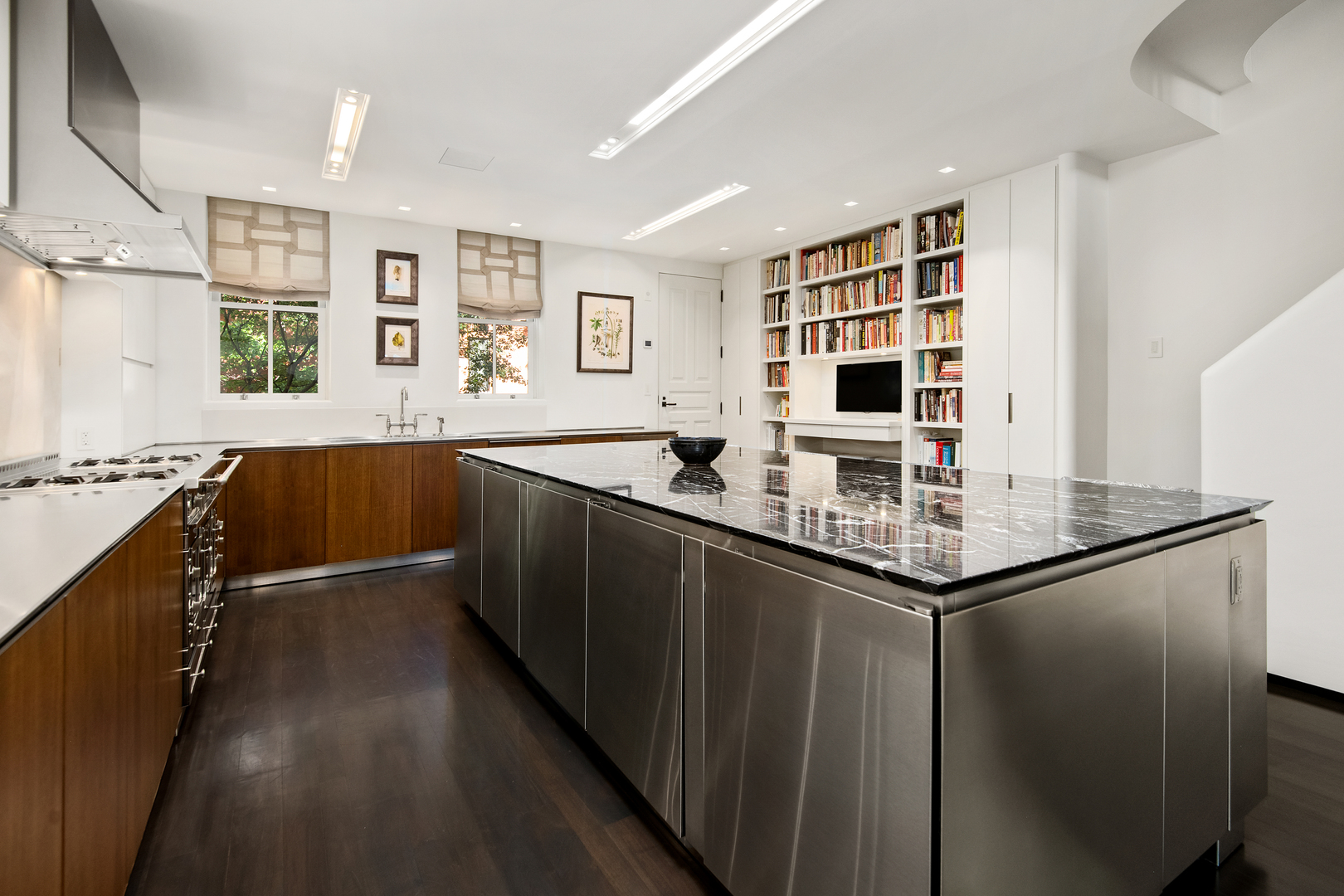 229 W EUGENIE Street