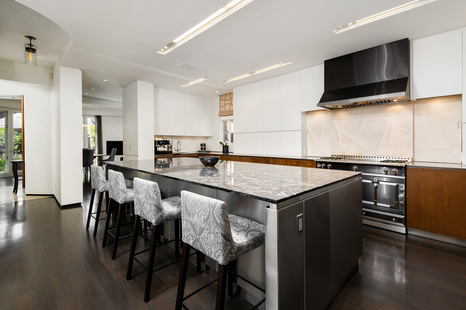 229 W EUGENIE Street