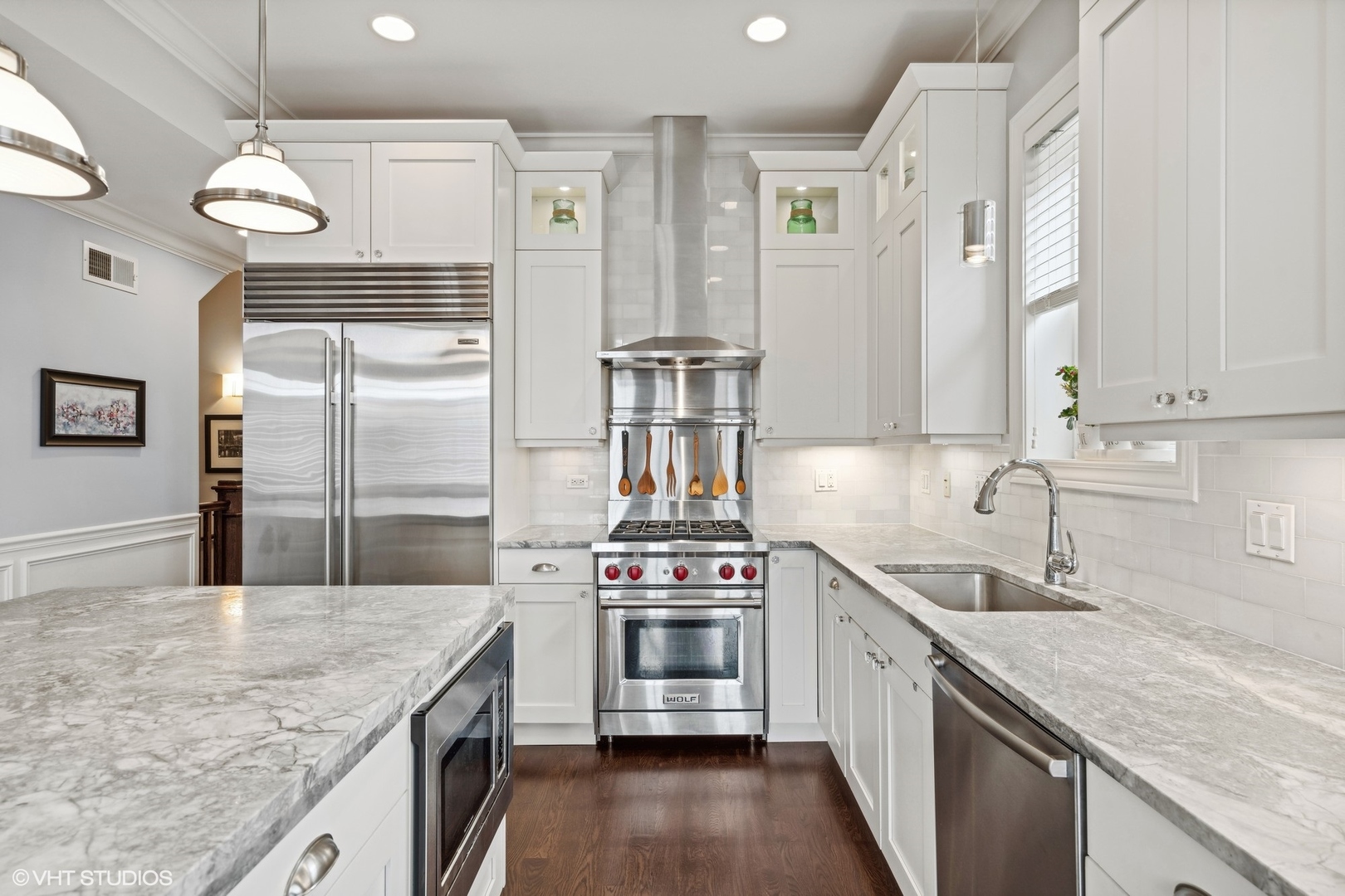 2743 N Lakewood Avenue Unit: 3