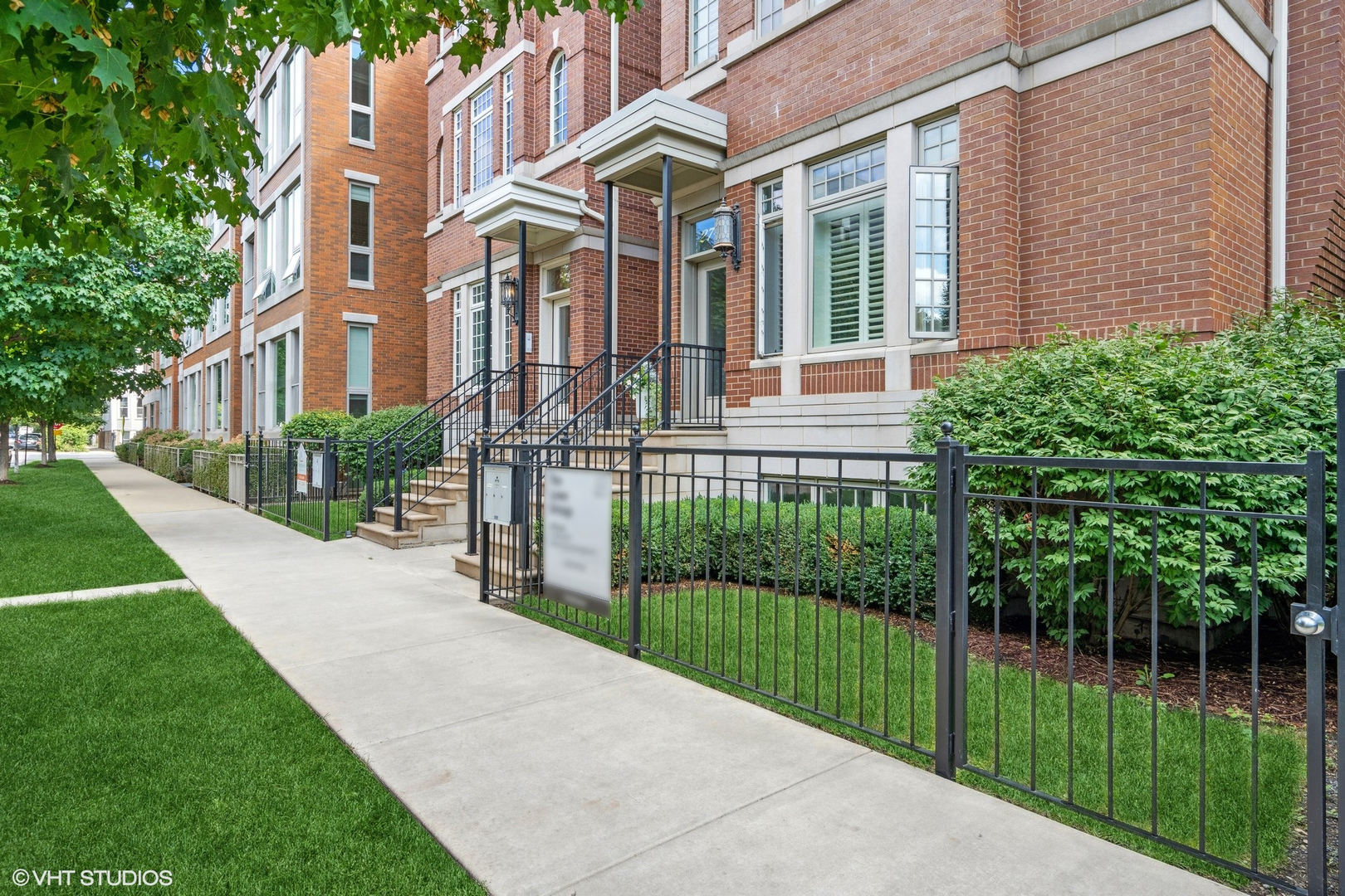 2743 N Lakewood Avenue Unit: 3