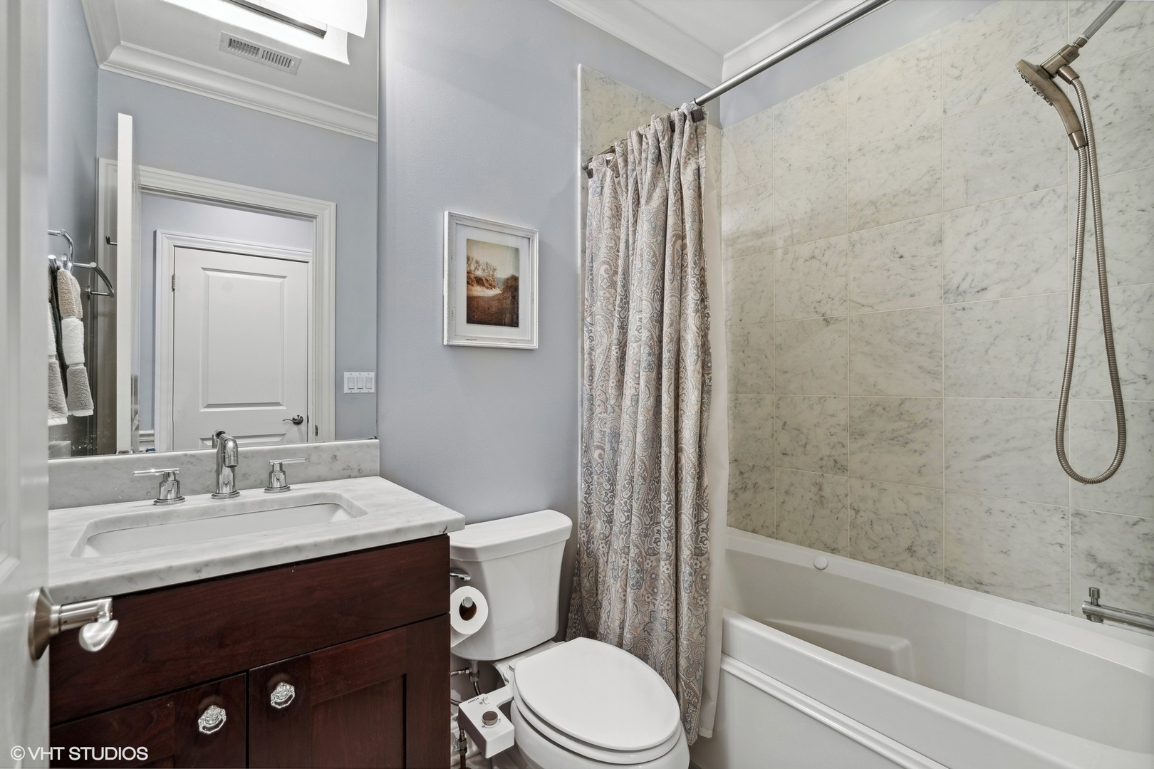 2743 N Lakewood Avenue Unit: 3