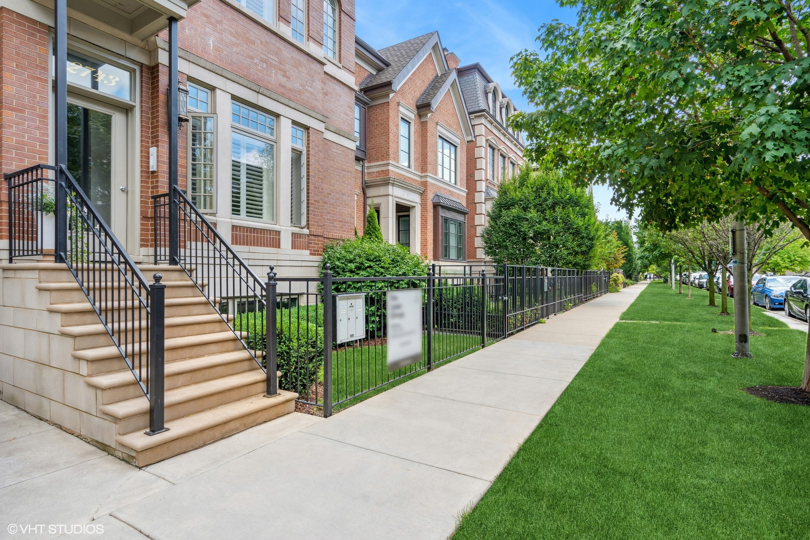 2743 N Lakewood Avenue Unit: 3