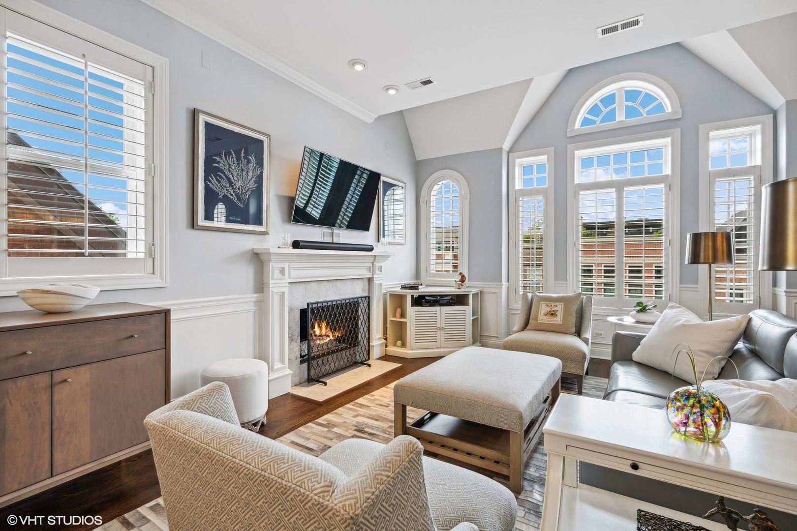 2743 N Lakewood Avenue Unit: 3