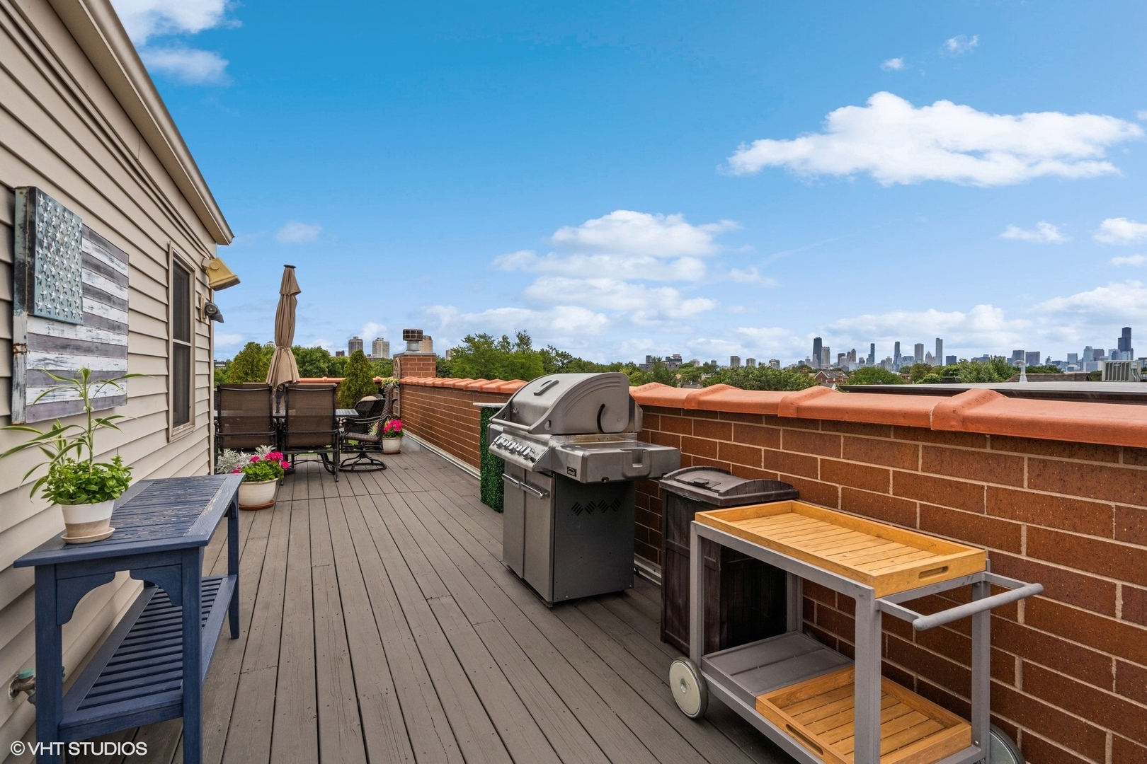 2743 N Lakewood Avenue Unit: 3