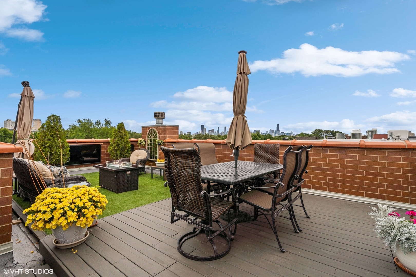 2743 N Lakewood Avenue Unit: 3