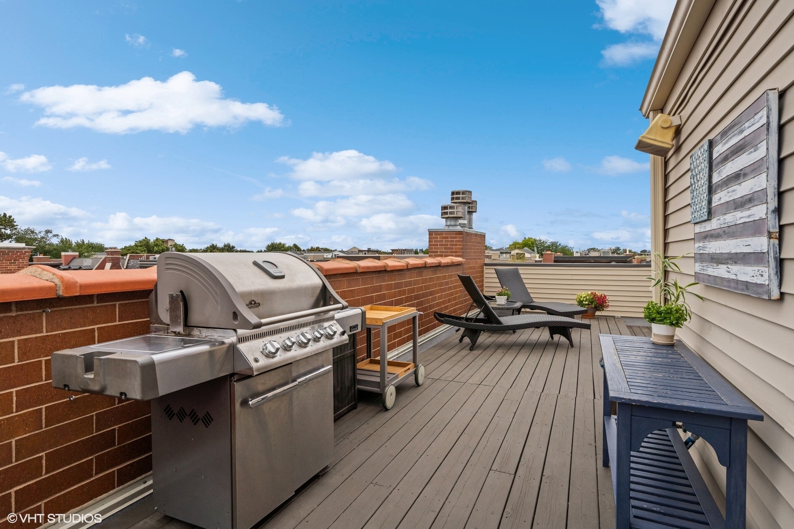 2743 N Lakewood Avenue Unit: 3