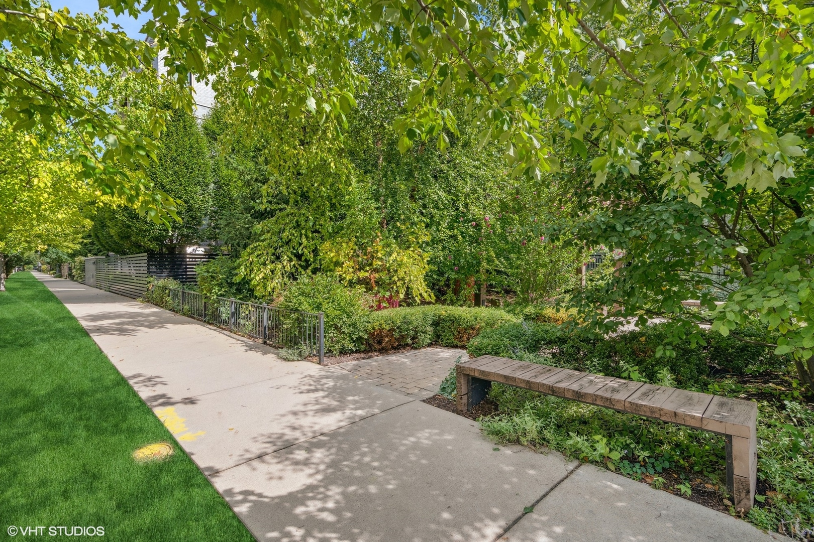 2743 N Lakewood Avenue Unit: 3