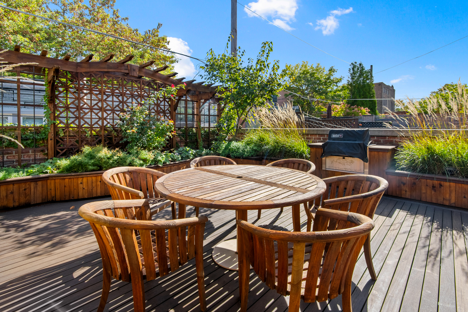 1921 N Mohawk Street