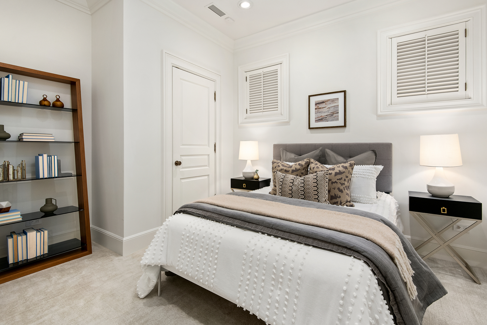 1921 N Mohawk Street