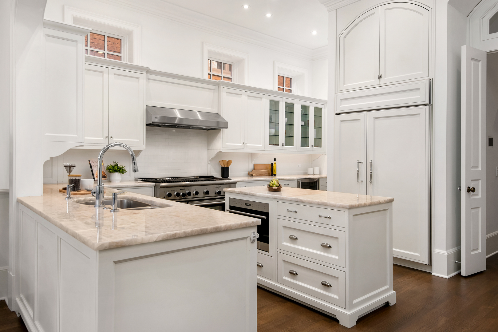 1921 N Mohawk Street