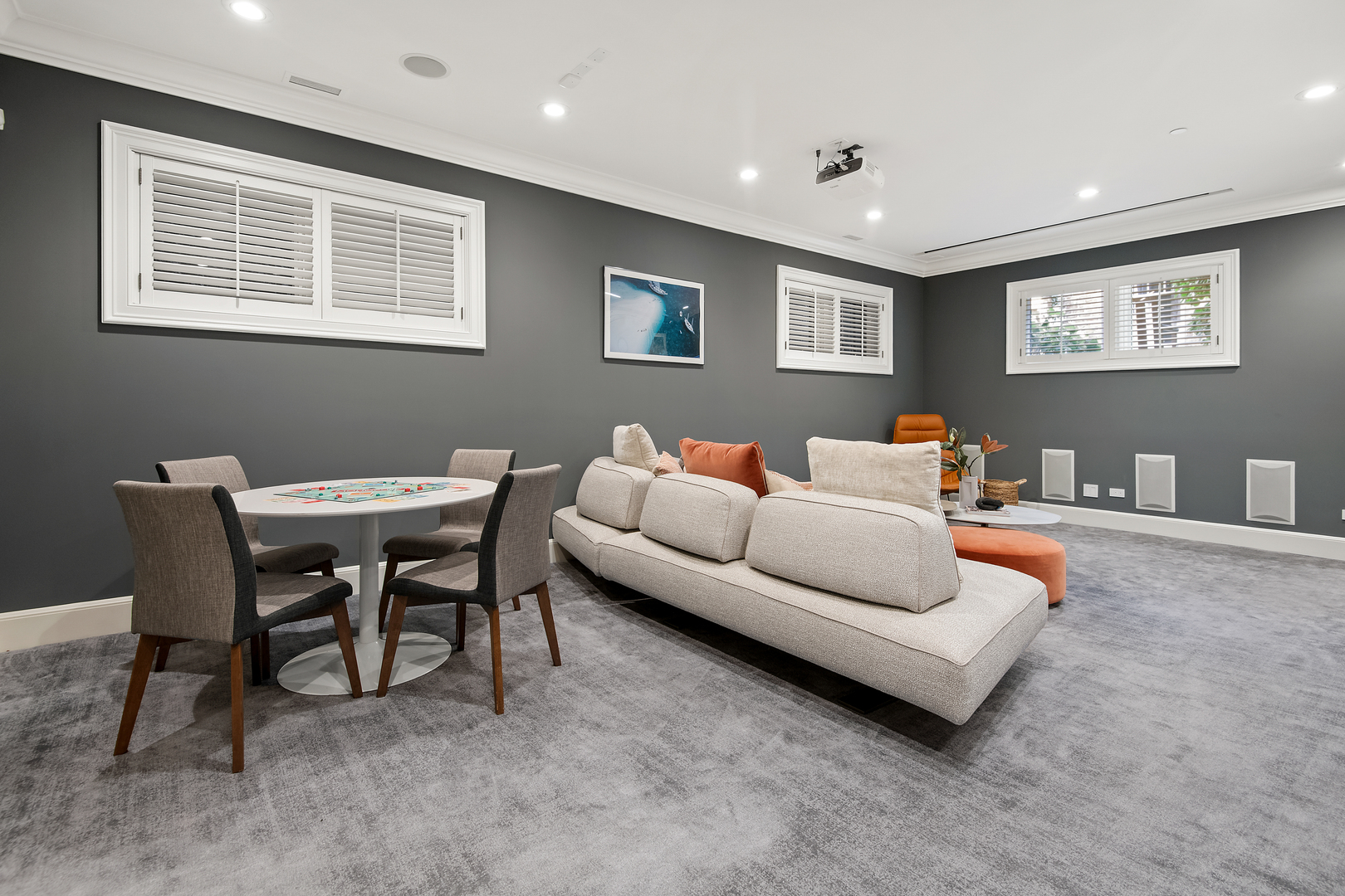 1921 N Mohawk Street