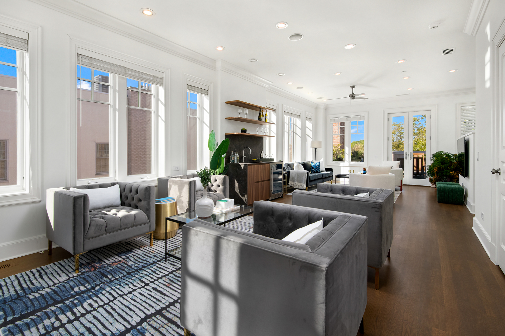 1921 N Mohawk Street