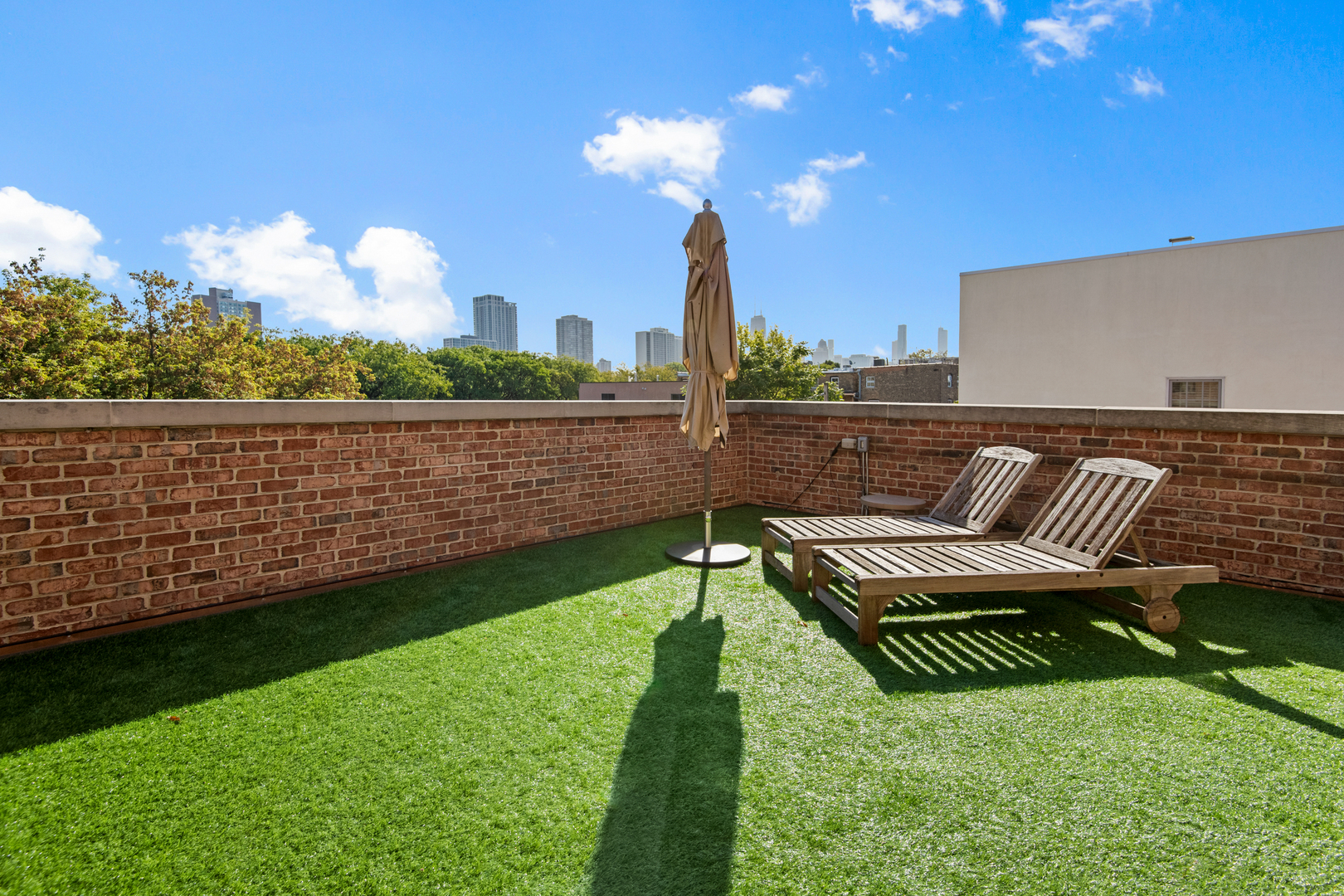 1921 N Mohawk Street