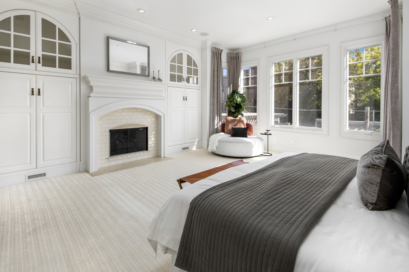 1921 N Mohawk Street