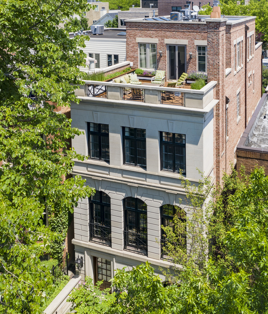 1921 N Mohawk Street