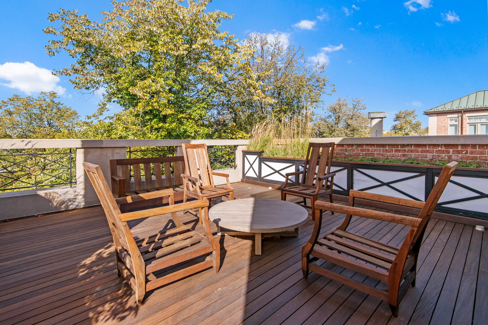 1921 N Mohawk Street