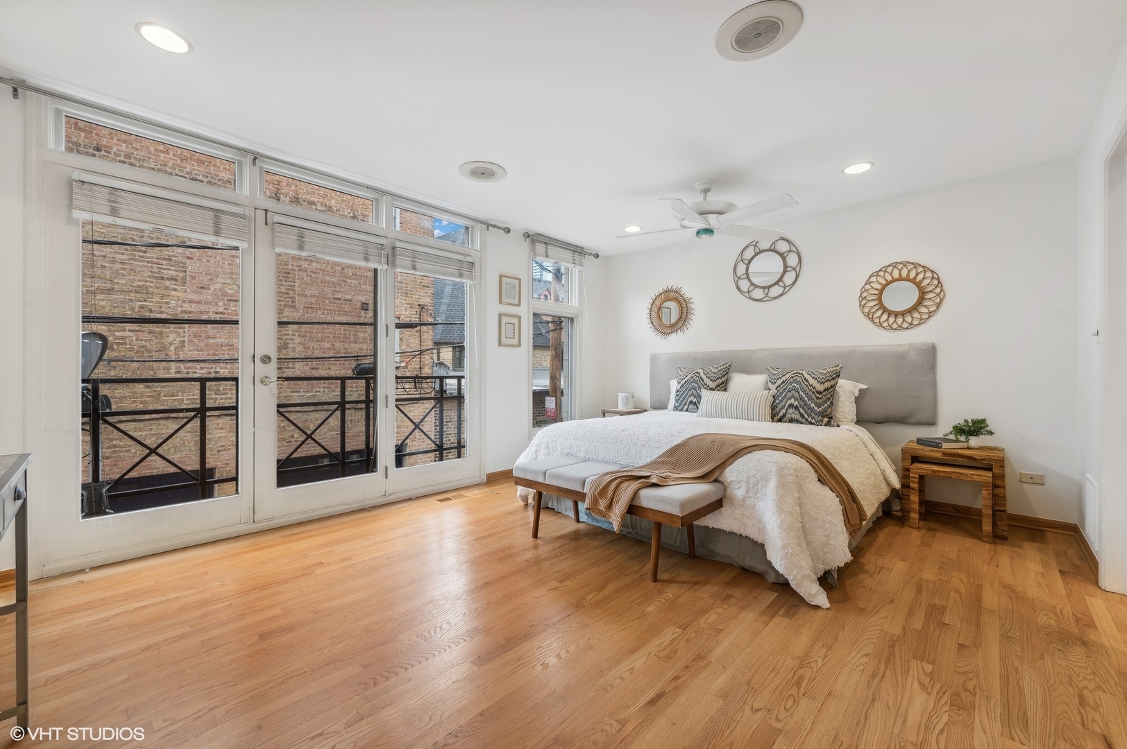 930 N Clark Street Unit: C