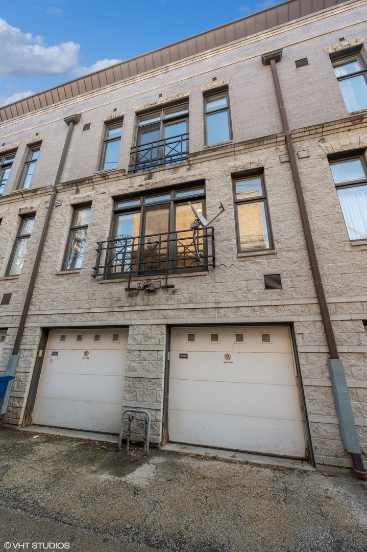 930 N Clark Street Unit: C