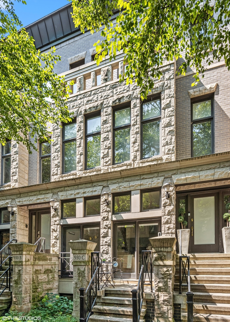 930 N Clark Street Unit: C