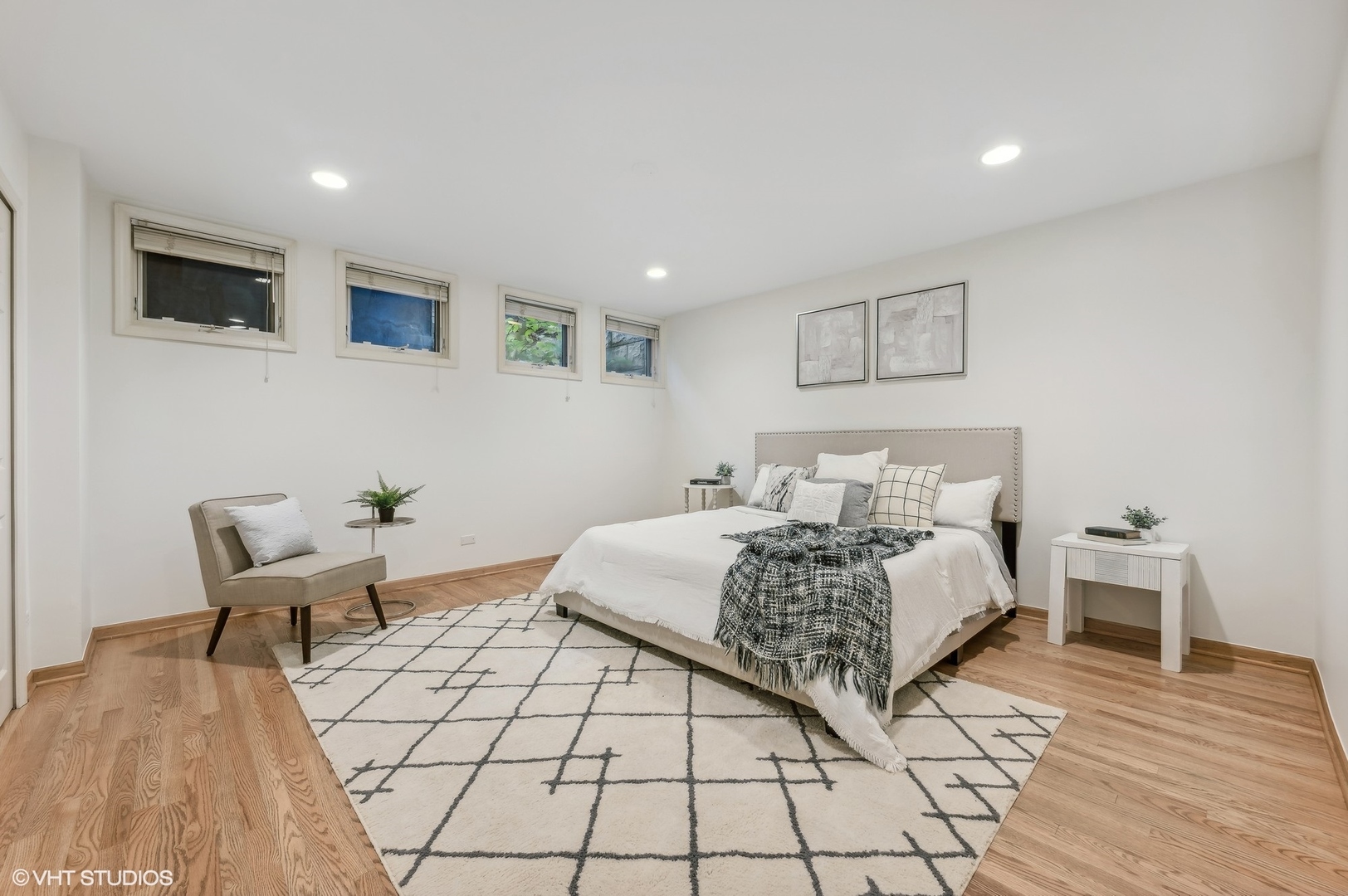 930 N Clark Street Unit: C