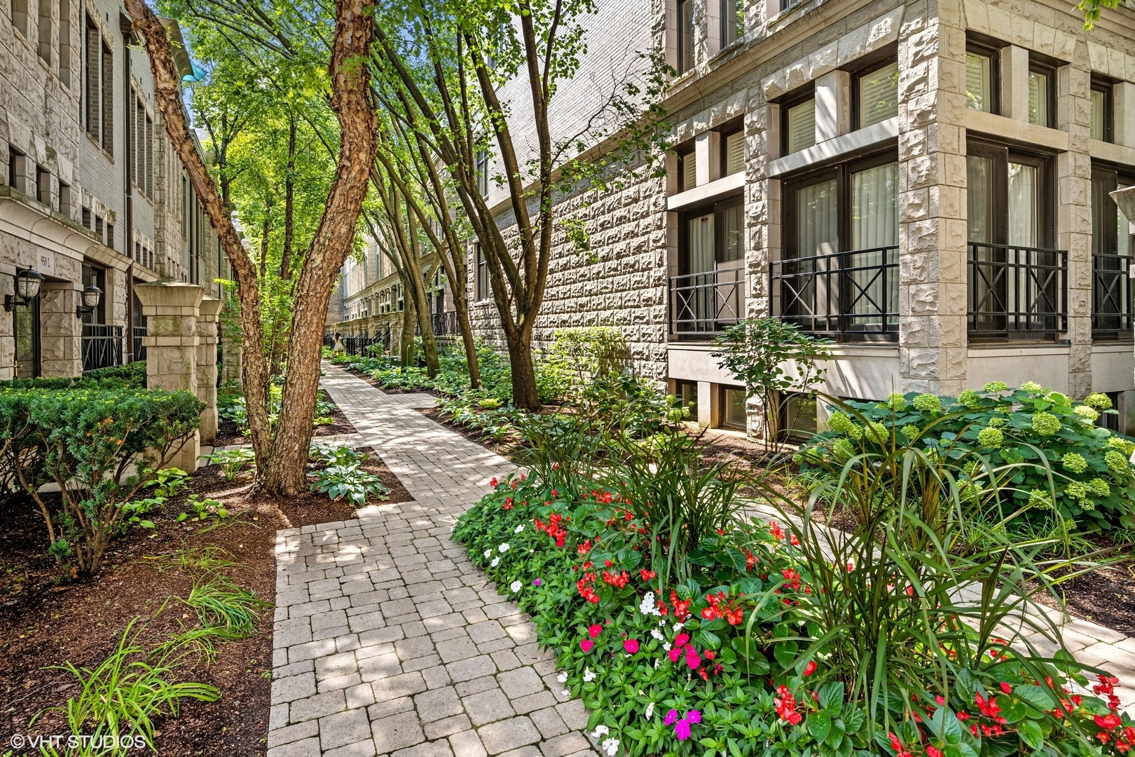 930 N Clark Street Unit: C