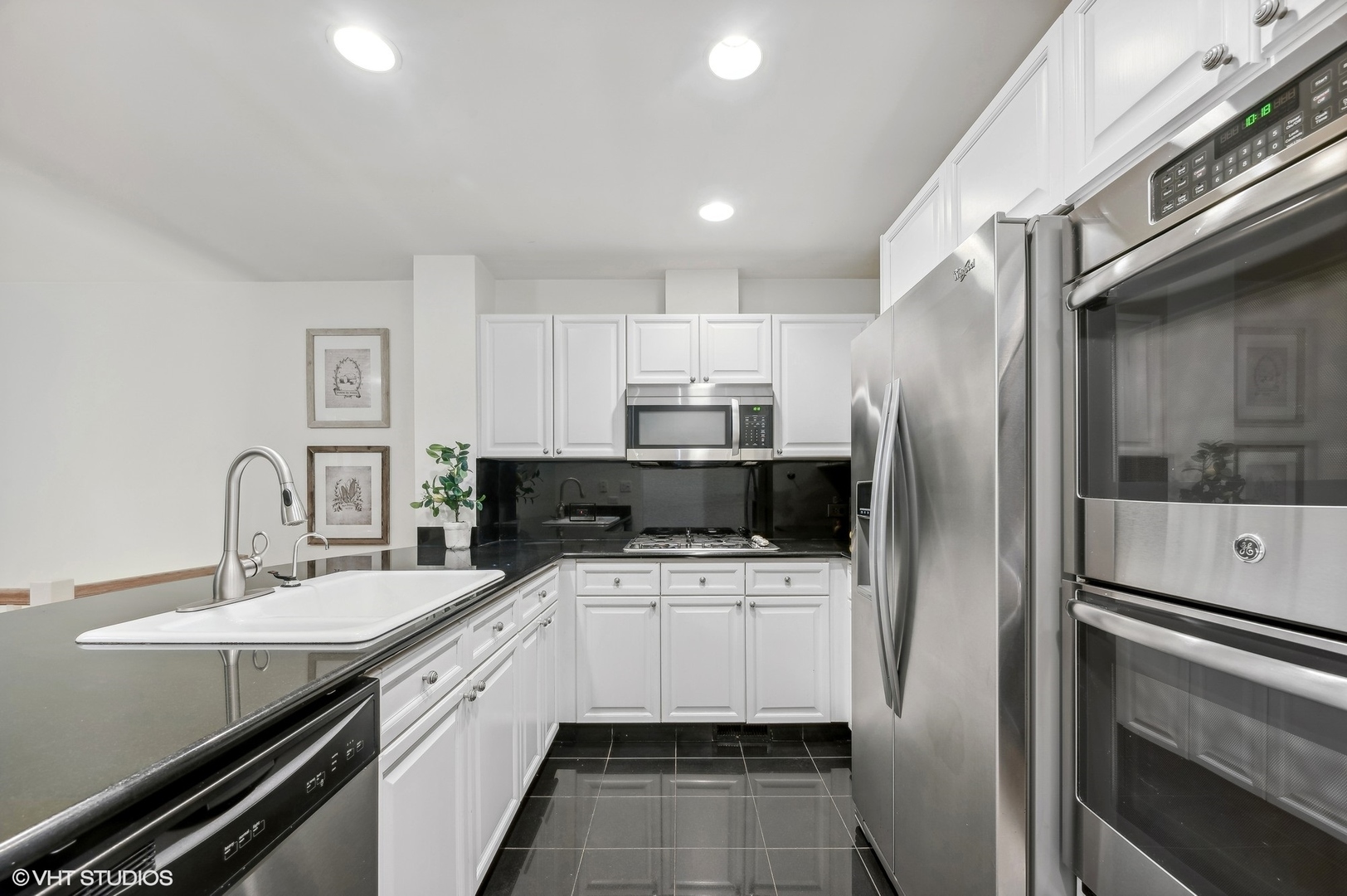 930 N Clark Street Unit: C