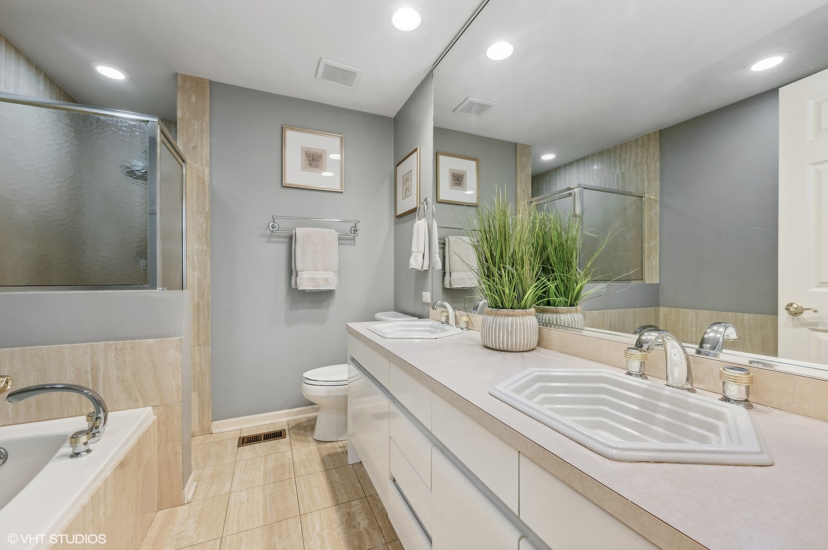 930 N Clark Street Unit: C