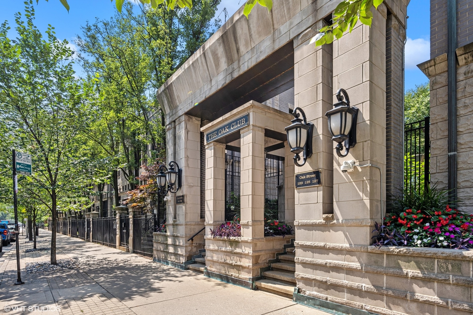 930 N Clark Street Unit: C