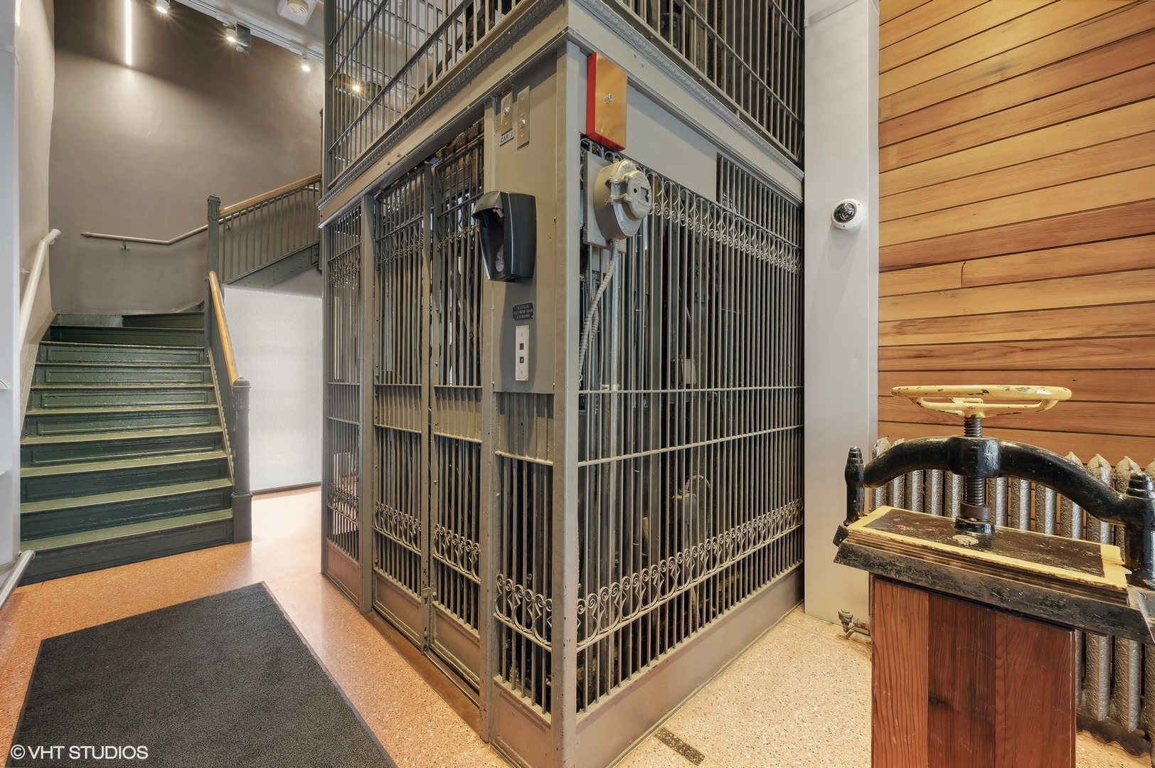 711 S Dearborn Street Unit: 704