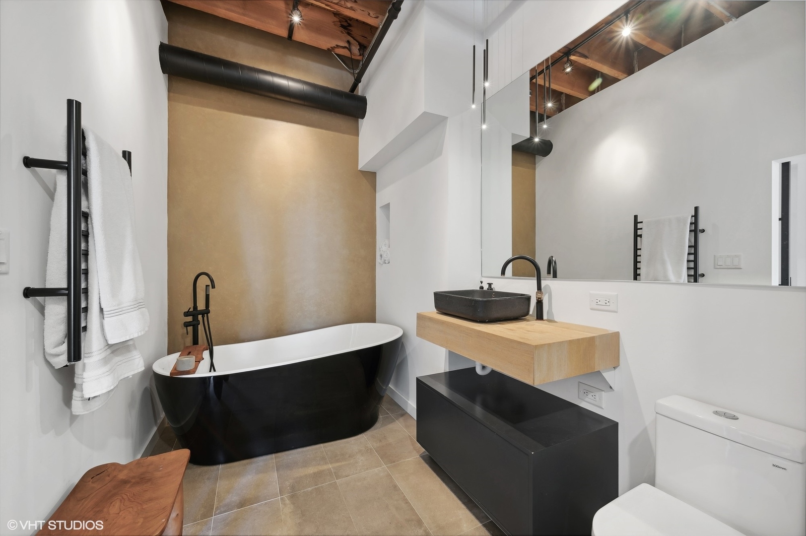 711 S Dearborn Street Unit: 704