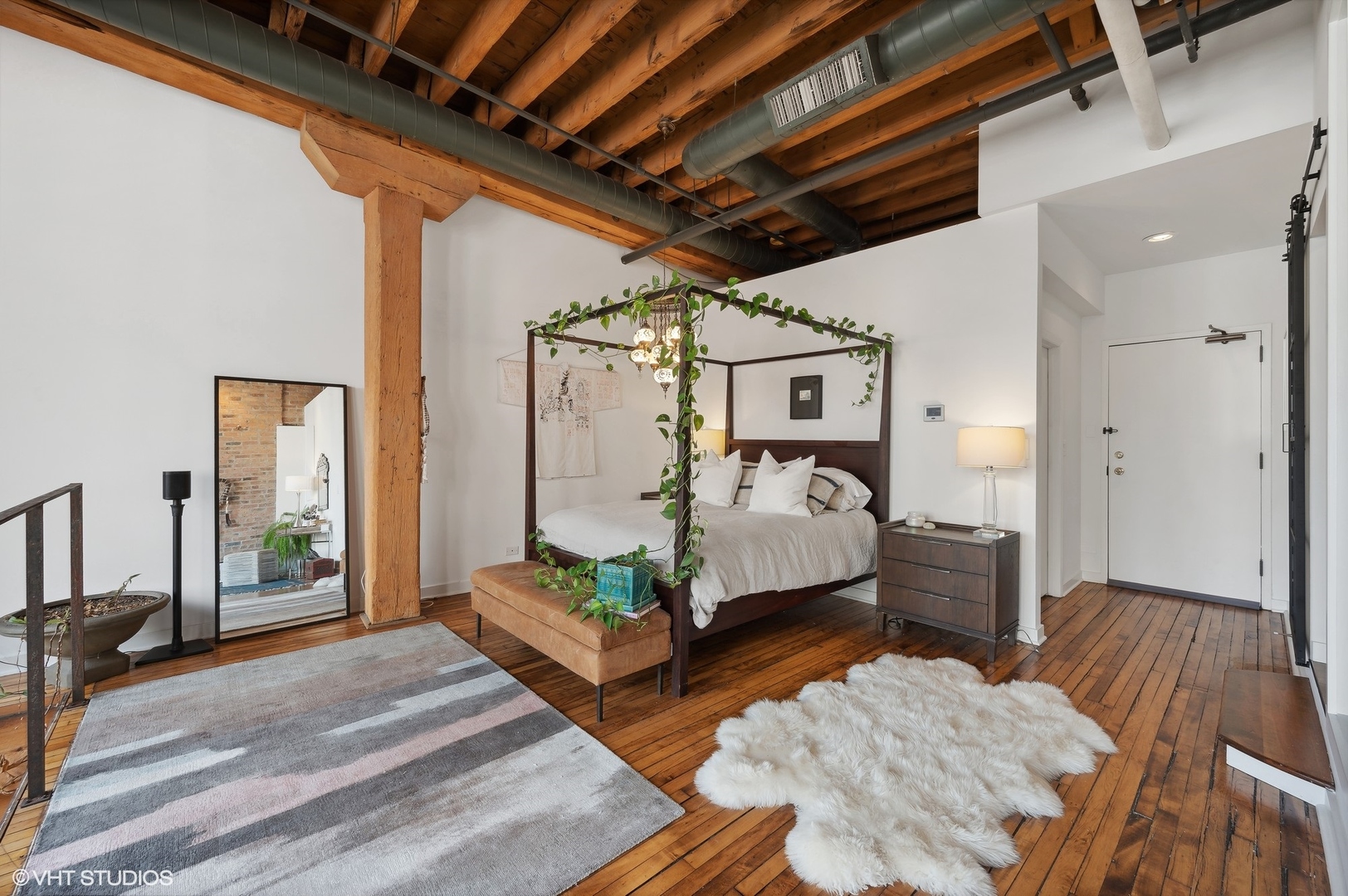 711 S Dearborn Street Unit: 704