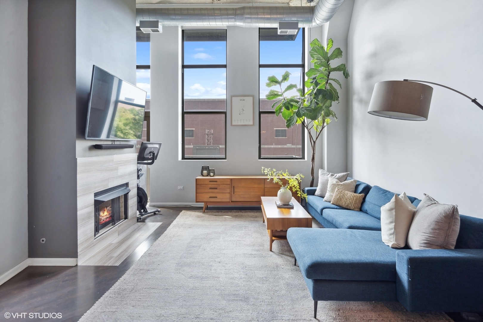 758 N Larrabee Street Unit: 203