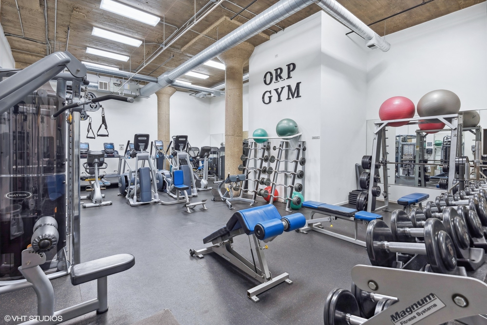 758 N Larrabee Street Unit: 203