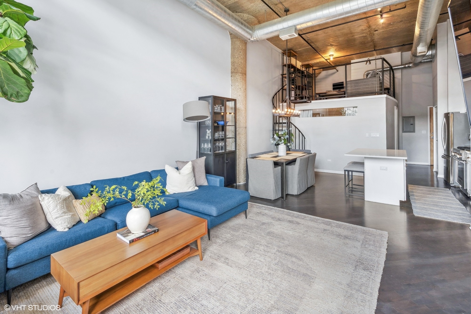 758 N Larrabee Street Unit: 203