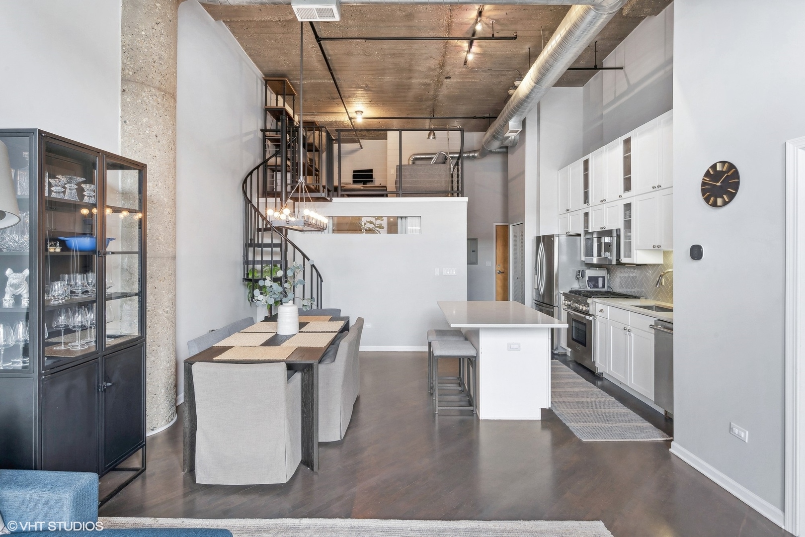 758 N Larrabee Street Unit: 203