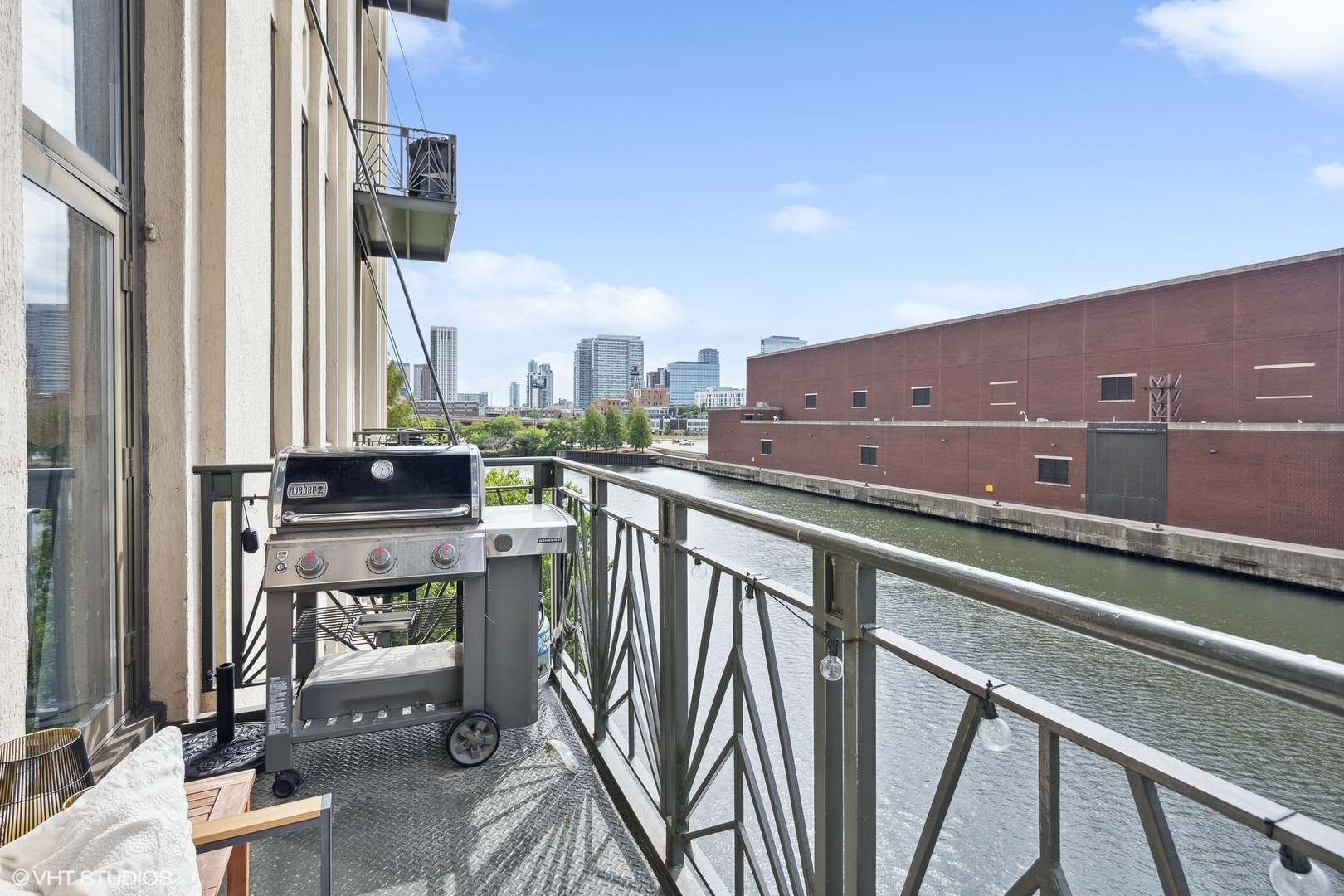 758 N Larrabee Street Unit: 203