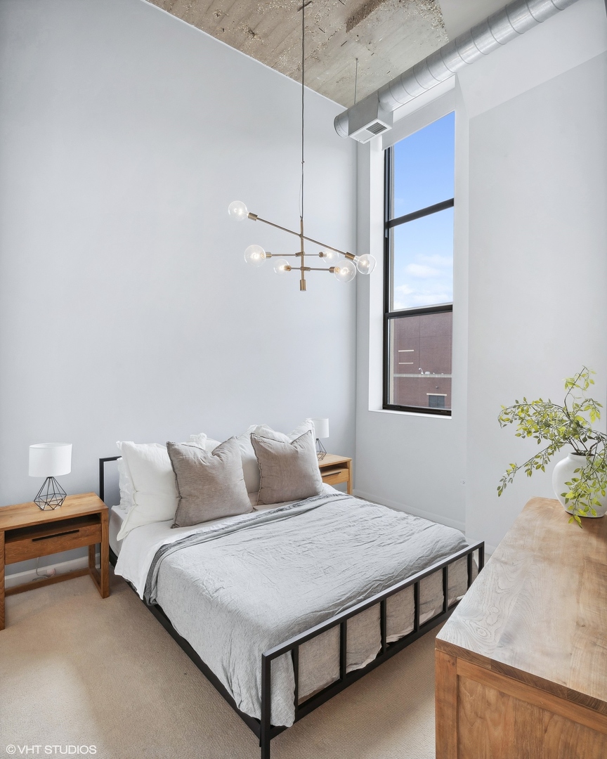 758 N Larrabee Street Unit: 203