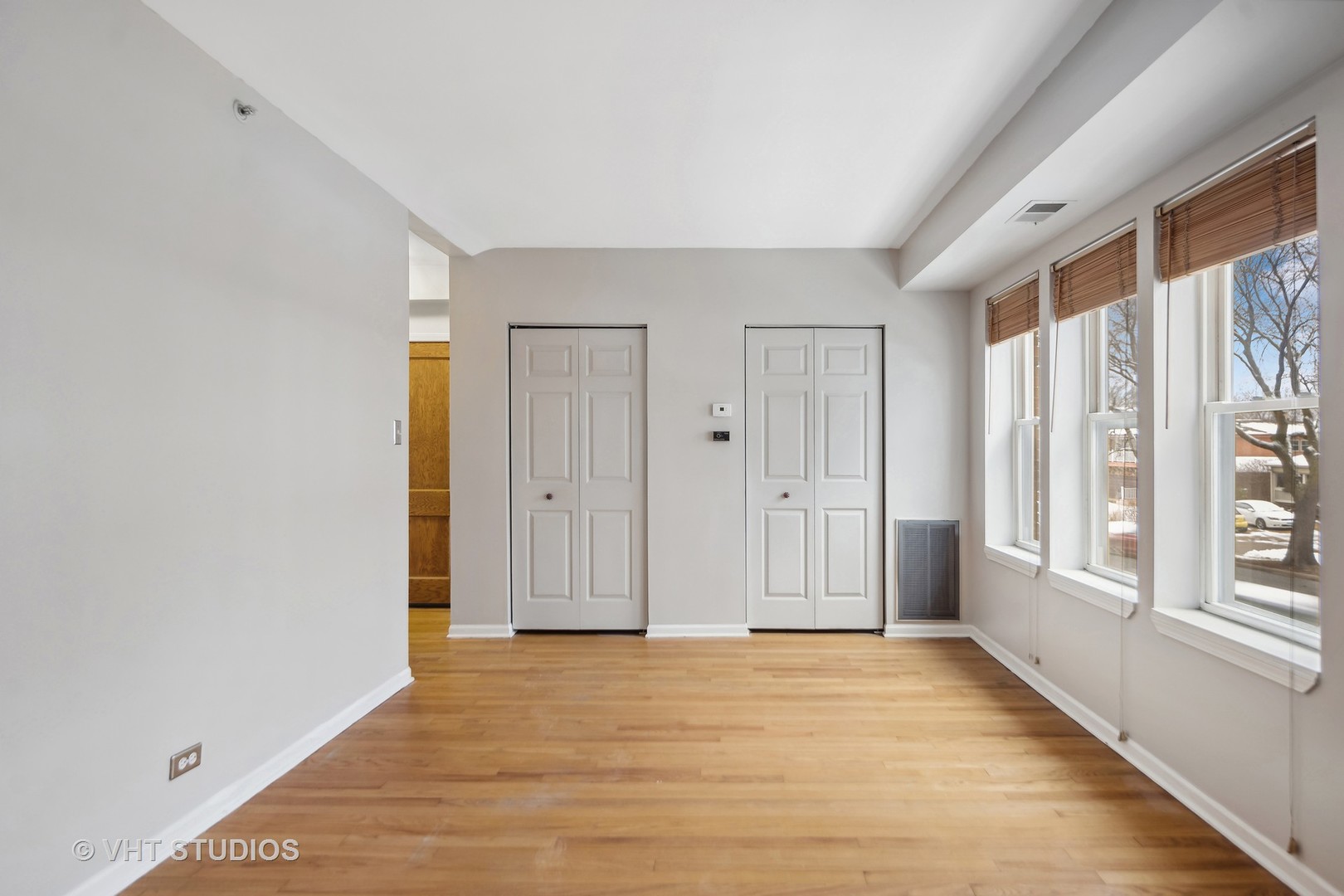 600 N La Grange Road Unit: B1