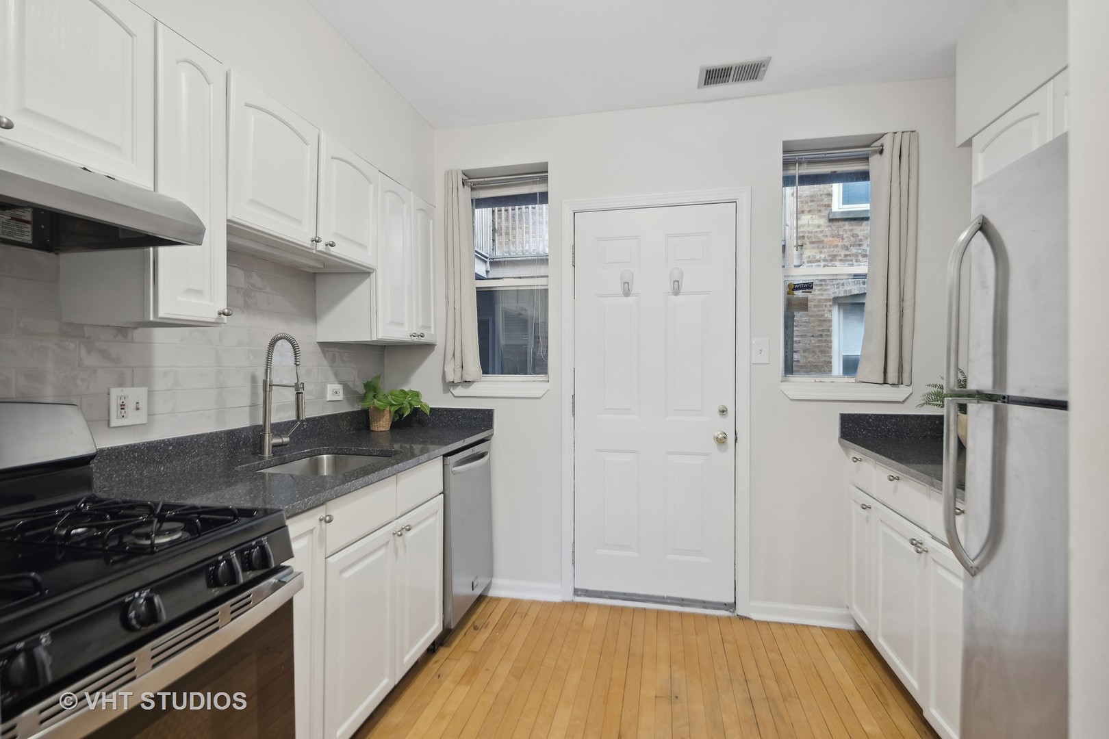 600 N La Grange Road Unit: B1