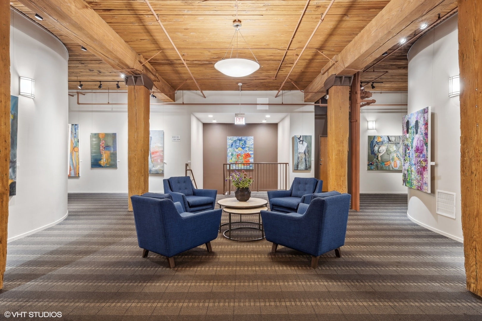 550 N Kingsbury Street Unit: 611