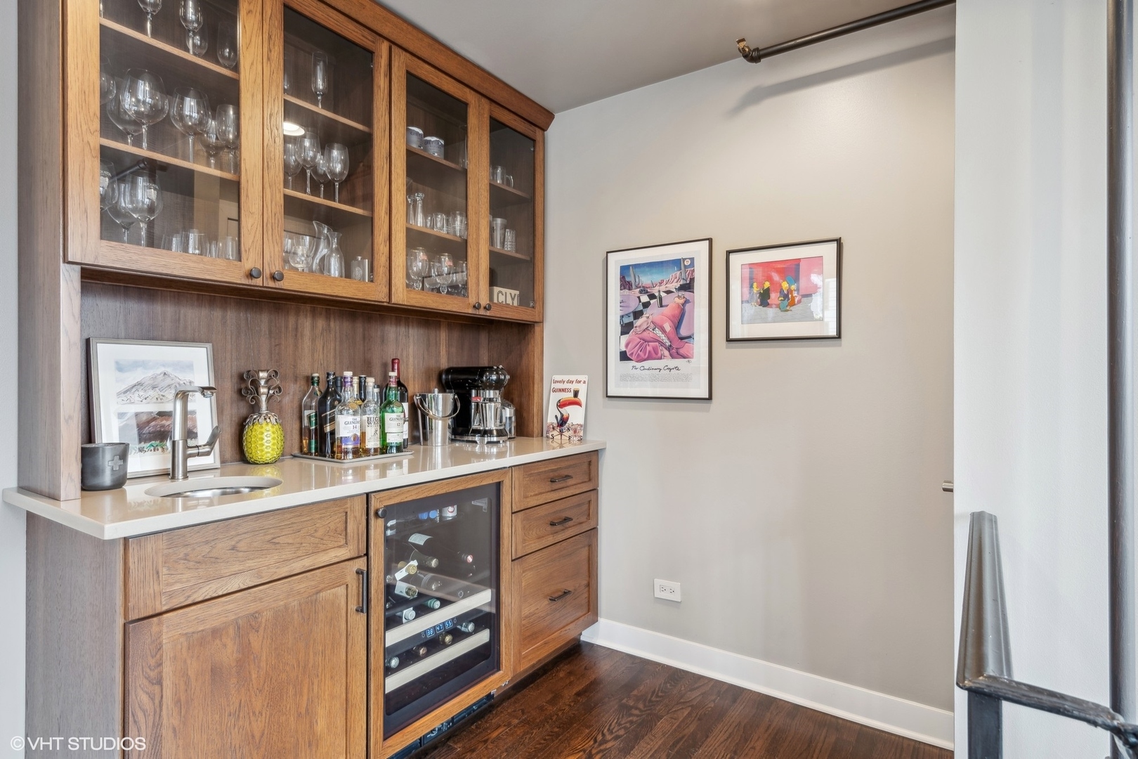 550 N Kingsbury Street Unit: 611