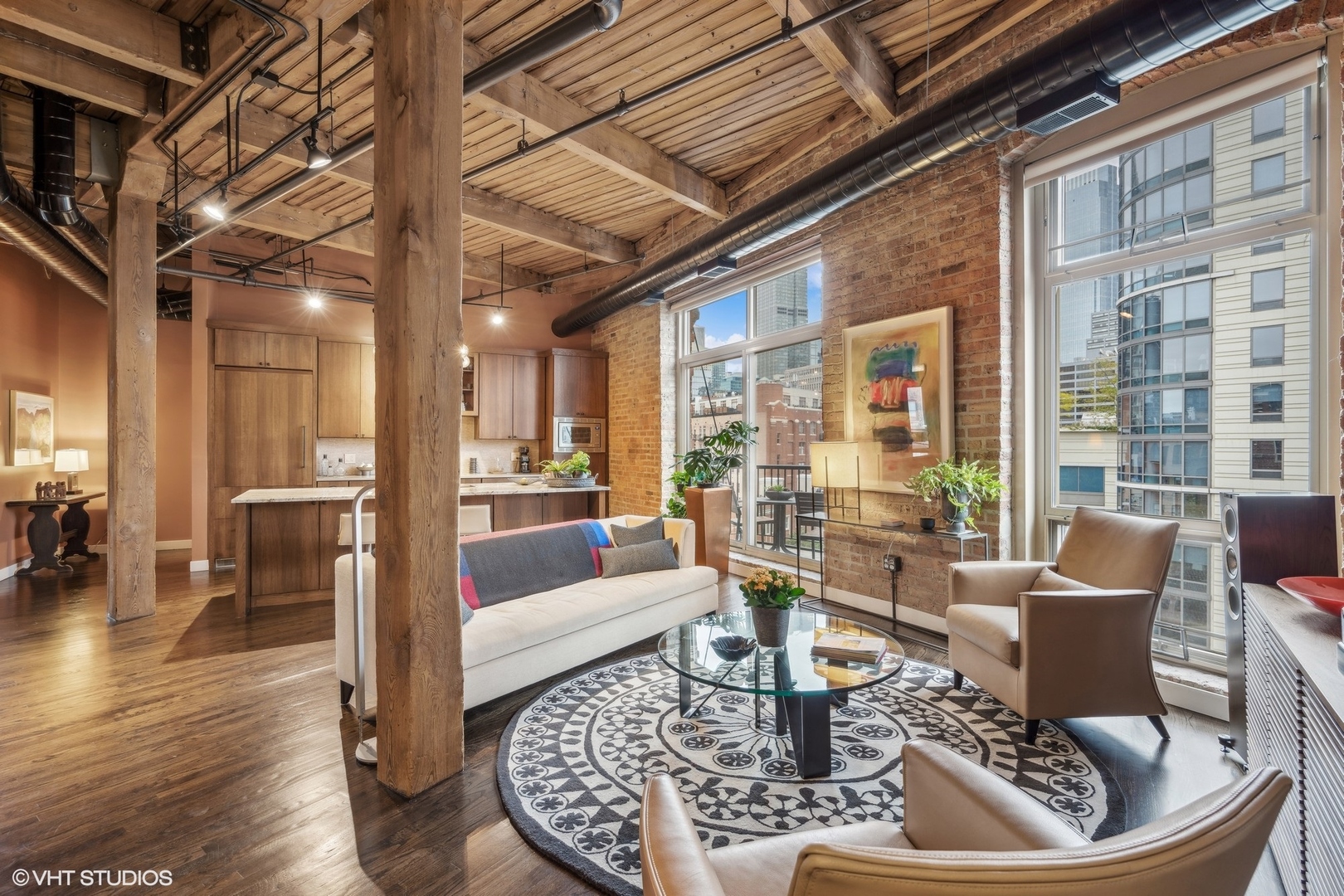 550 N Kingsbury Street Unit: 611