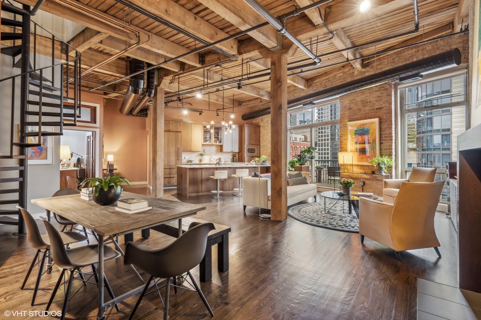 550 N Kingsbury Street Unit: 611